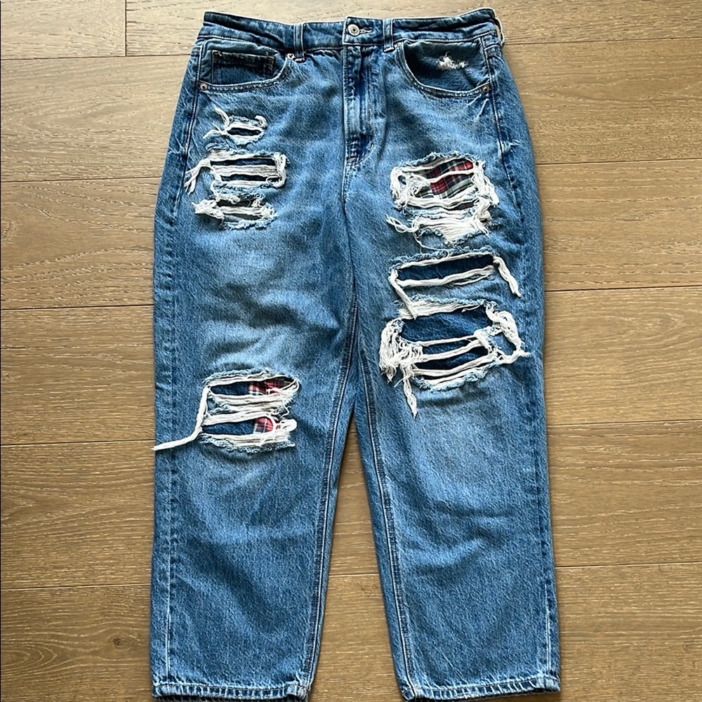 American Eagle Patched Mom Jeans size 12 short inseam